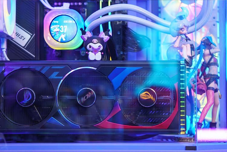 HYTE x pinipy Y70